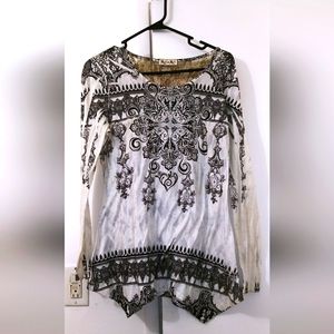 Mel & Mo Fancy Black amd White Tunic Size Small/ Medium